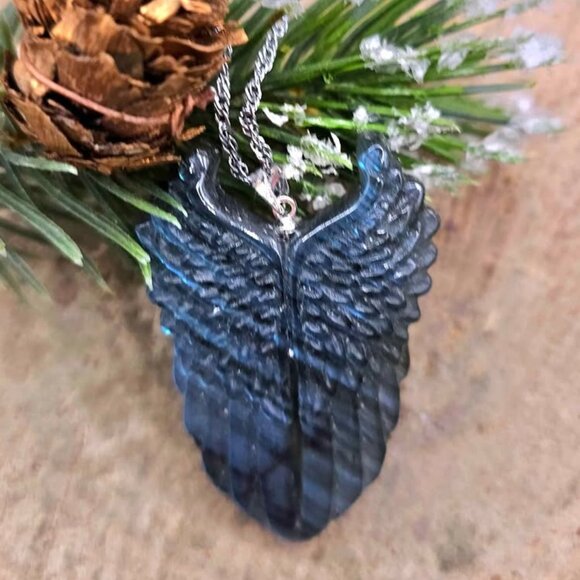 Nature Labradorite Carved Flashy Angel Wing Pendant Necklace - Picture 8 of 9